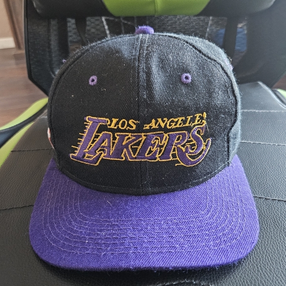 VINTAGE Los Angeles LakersSnapback Black Script Youngan